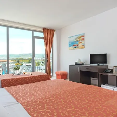 Tm Deluxe Hotel 3*