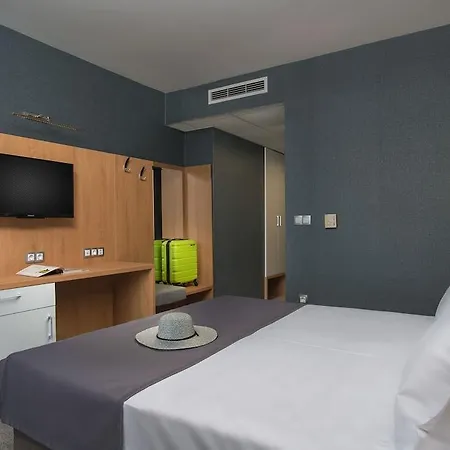 Tm Deluxe Hotel 3*
