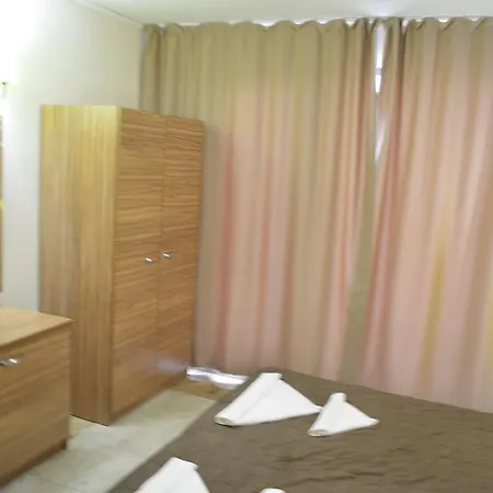 Tm Deluxe Hotel 3*