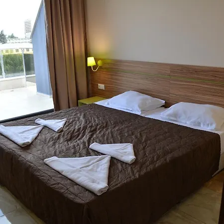 Tm Deluxe Hotel 3*